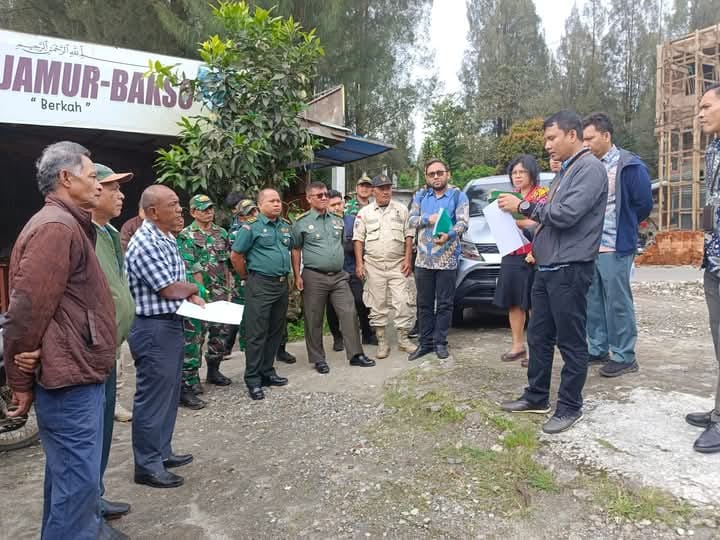 Foto :   Sengketa Penyerobotan tanah/mencaplok (luas ukuran tanah) timbul bermula dari di terbitkannya Sertipikat Hak Pakai Nomor 27 Tahun 2023 oleh Kantor Pertahan Kabupaten Karo yang di ajukan dimohonkan DanZibang merek atas nama TNI-AD.