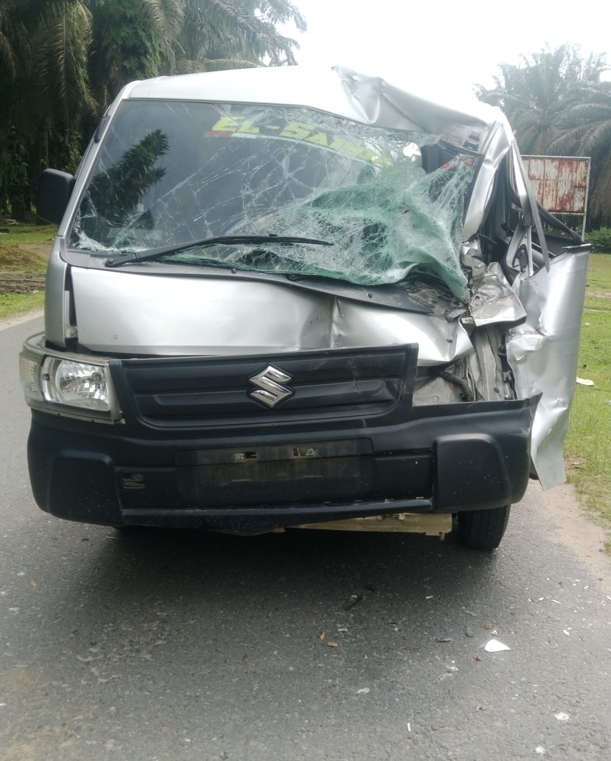 Foto : Mobil Cary Yang Menabrak. 