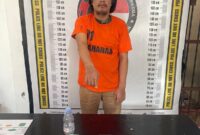 Foto : Tersangka Bonar Napitupulu dan sejumlah Barang Bukti sabu seberat 5,23 gram. 