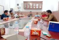 Foto : Rapat Dengar Pendapat (RDP) Dugaan Penyelewengan Anggaran Dana Desa, Di Perkebunan Padang Pulau.