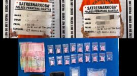 Foto : Tersangka dan barang bukti. 