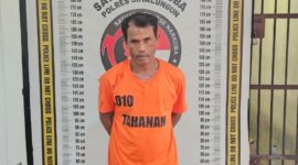 Foto : Tersangka dan sejumlah barang bukti