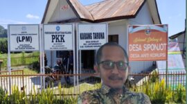 Foto : Kantor Kepala Desa Siponjot Kecamatan lintongnihuta Dan Foto Kepala Desa Siponjot Deka Seply Silaban ST. 