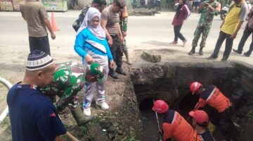 Atasi Penyebab Banjir di Kota Serbalawan, Camat Dolok Batu Nanggar Gelar Gotong Royong