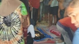 Foto : Korban Seorang Pemuda Gantung Diri Di Dalam Rumahnya Sehingga Ditemukan Telah Tewas.