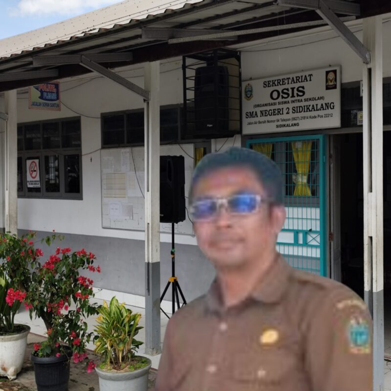 Foto : SMA N 2 Sidikalang dan kepala sekolah Rudi Harto Siringoringo ST, MM