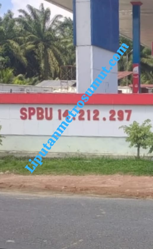 Foto : SPBU Aek Songsongan Menjual BBM Pertalite Ke Mafia Pelangsir Yang Diduga Kuat Terus Bebas Beroperasi, 