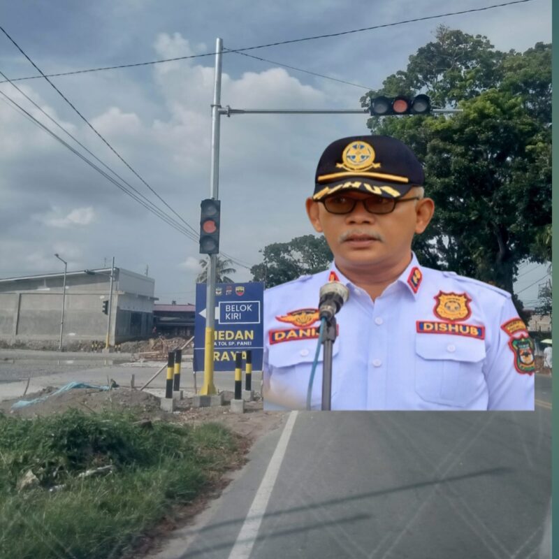 Foto : salah satu Tirffic Light yang berada di lintas parapat dan Kepala Dinas Perhubungan Pematang Siantar. 