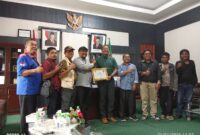 Foto : Pengurus IJRS dan Ketua DPRD Simalungun Sugiarto. 