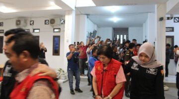 Kepsek Dan Suami Poroti Dana BOS di Nias