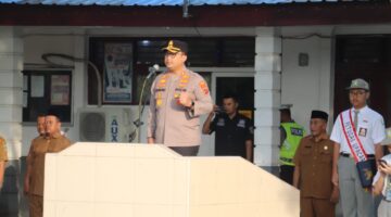 Kapolres Langkat Pimpin Upacara di SMAN 1 Stabat, Tekankan Disiplin, Anti Narkoba dan Bijak Bermedsos