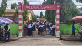 Foto SMP N 1 Siantar yang berada di Bata enam Nagori Sitalasari. 