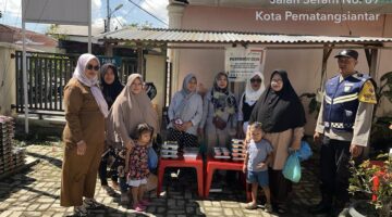 Bhabinkamtibmas Polsek Siantar Barat Monitoring Distribusi MBG di Kantor Kelurahan Bantan