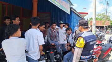 Bhabinkamtibmas Polsek Siantar Marihat Sambangi Pelajar SMA Sampaikan Himbauan Kamtibmas