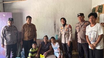 Kapolseķ Siantar Selatan Kunjungan Kasih dan Berikan Bansos kepada Warga Penyandang Disabilitas