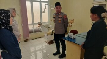 Kapolres Langkat Kunjungi Klinik Polres, Berikan Dukungan Moril kepada Anggota dengan Penyakit Menahun