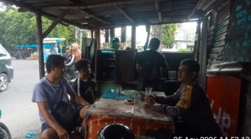 Melalui Bhabinkamtibmas Polsek Siantar Utara Sampaikan Pesan Pesan Kamtibmas Kepada Warga Jalan SM. Raja