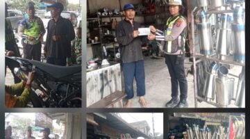 Edukasi Tertib Berlalulintas Sat Lantas Polres Pematangsiantar Berikan Brosur di Usaha Bengkel Knalpot 