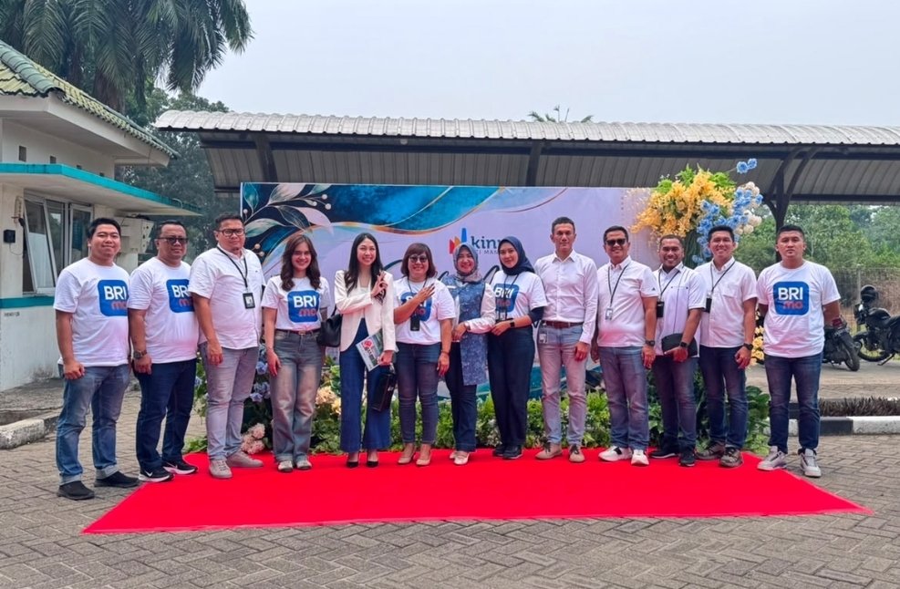 Ket : foto bersama BRI cabang perdagangan dan PT.Kinra